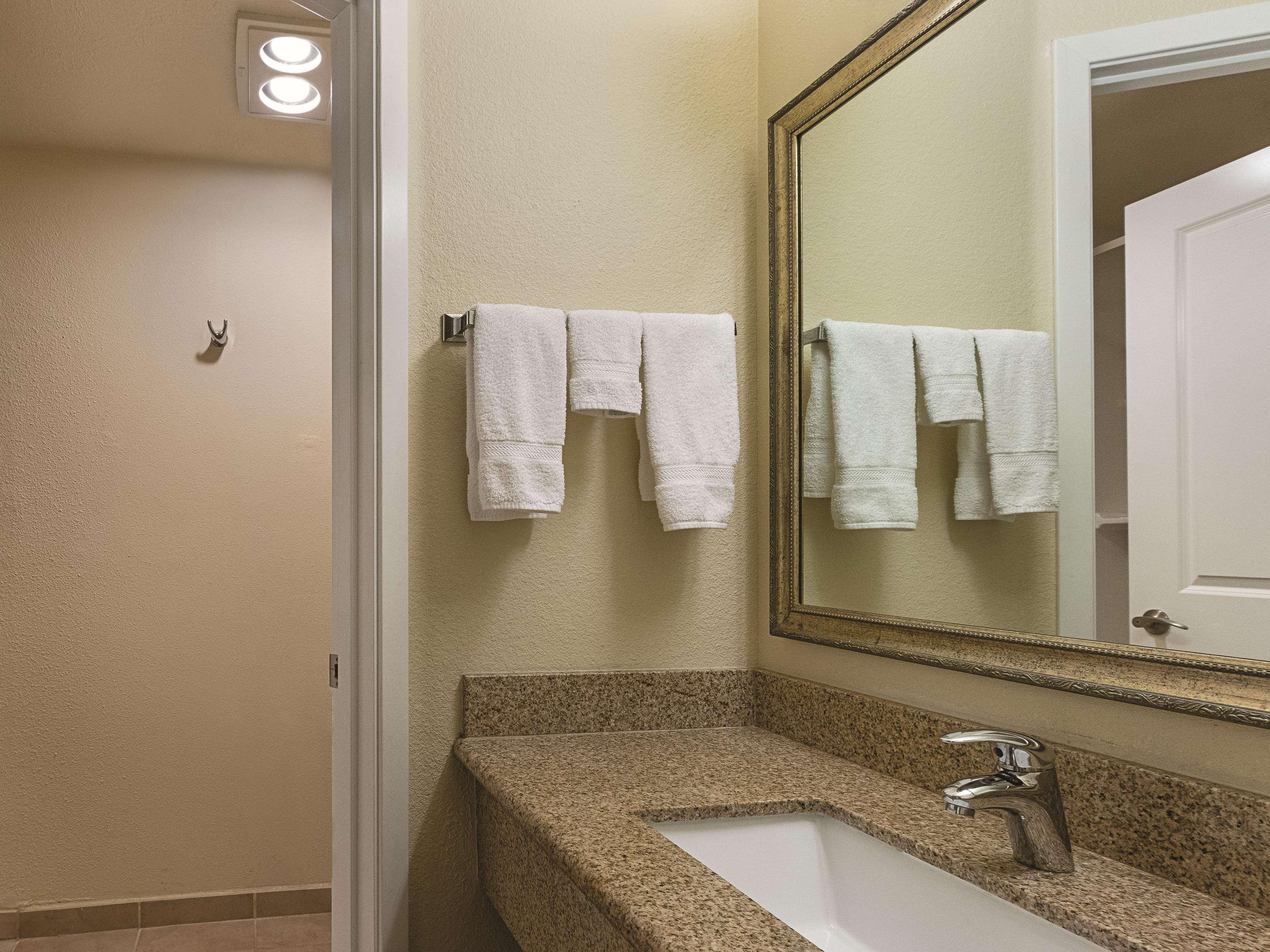 Hotel La Quinta By Wyndham Portland Nw Esterno foto